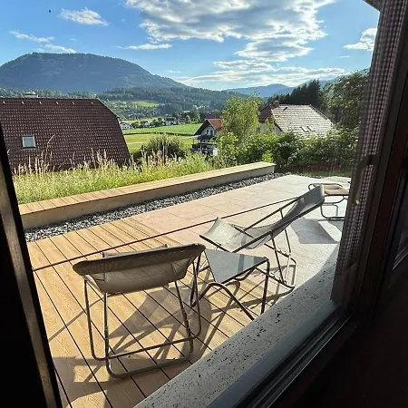 Idyllische Urlaubswohnung - Hausetage - Mit Garten Und Terrasse