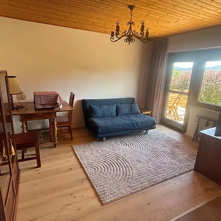 Апартаменты Idyllische Urlaubswohnung - Hausetage - Mit Garten Und Terrasse Мариахоф