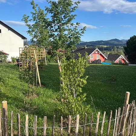 Idyllische Urlaubswohnung - Hausetage - Mit Garten Und Terrasse *