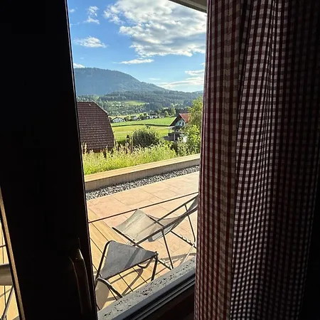 Апартаменты Idyllische Urlaubswohnung - Hausetage - Mit Garten Und Terrasse Мариахоф