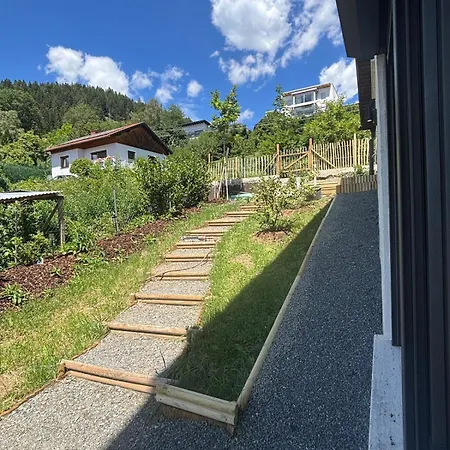 Idyllische Urlaubswohnung - Hausetage - Mit Garten Und Terrasse *