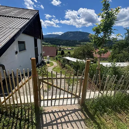 Idyllische Urlaubswohnung - Hausetage - Mit Garten Und Terrasse * Мариахоф